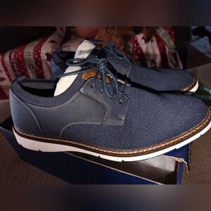 Dockers Navy Blue Oxfords with Brown Accents